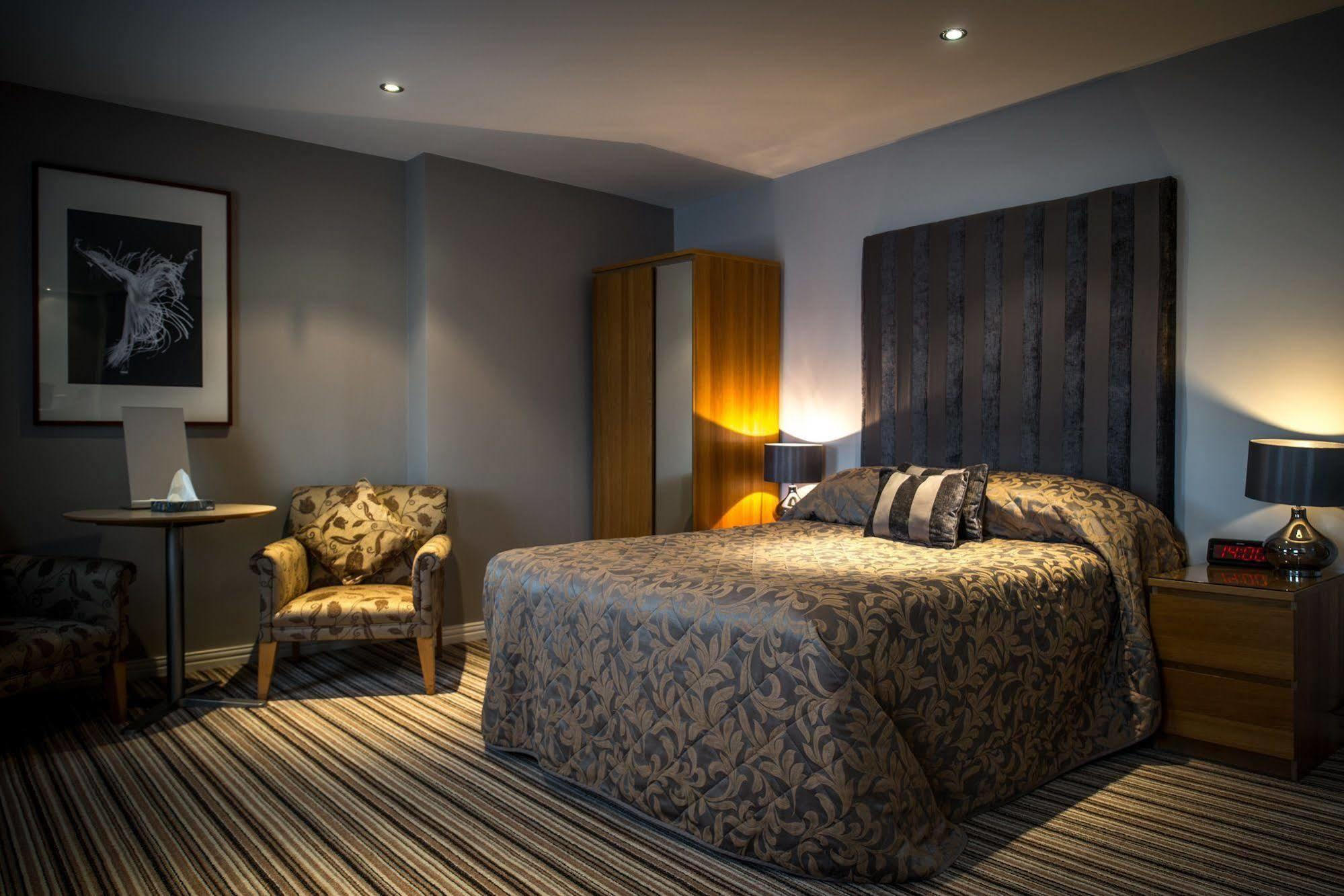 York House 4*